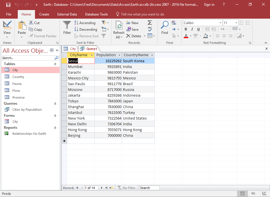 How to Create a Simple Select Query in Design View in Access 2016